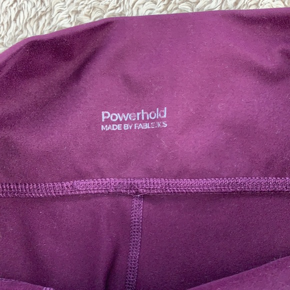 Fabletics Define High-waisted Capri Burgundy/ Vintage - Picture 6 of 11